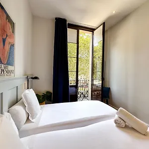Som Nit Born Pensión Barcelona